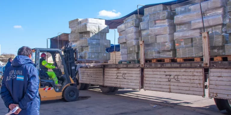 Conflicto salarial en la Aduana: trabajadores convocan a un paro de 48 horas