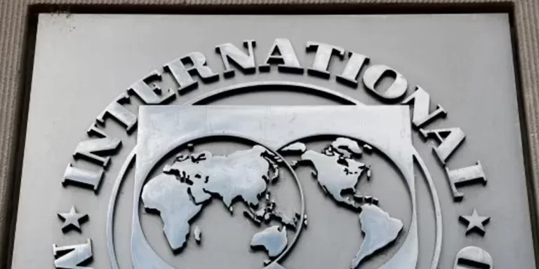 Este martes llega el primer desembolso del FMI por U$S12.000 millones