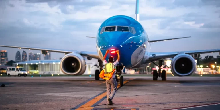 La Asociación de Pilotos suspendió el paro del próximo miércoles tras acordar con Aerolíneas