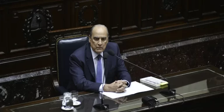 Francos ante la Cámara de Diputados: celebró las medidas económicas y evitó el caso $LIBRA
