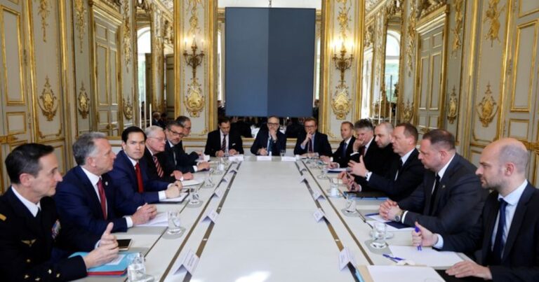 Ucrania calificó de “constructivo” y “positivo” el diálogo con Estados Unidos en París sobre un acuerdo de paz con Rusia