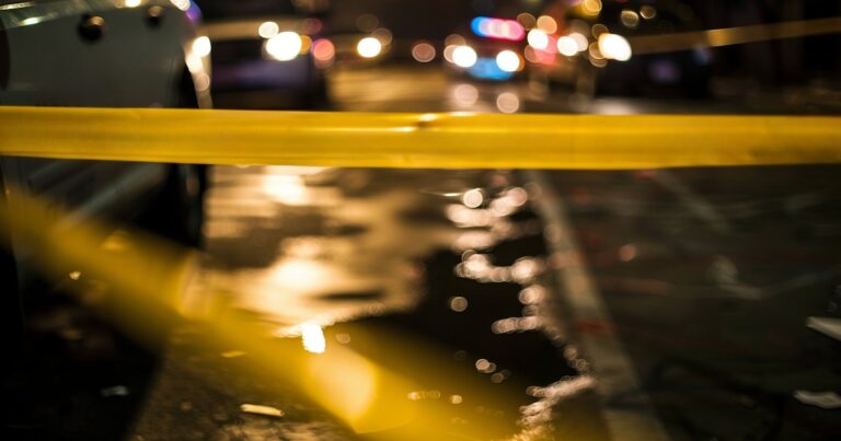 “Batalla campal” en restaurante de California: más de 20 personas se enfrentaron a golpes y se reportaron disparos