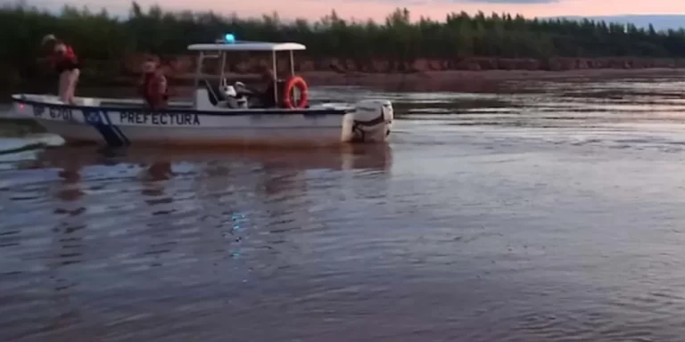 Hallaron muerto al guía de pesca que estaba desaparecido en Reconquista mientras navegaba con su hijo
