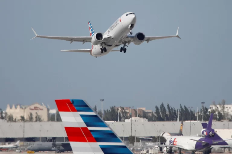 Un avión de American Airlines que volaba a Estados Unidos debió regresar a Buenos Aires por humo en la cabina