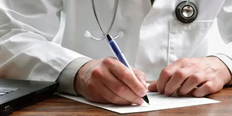 Las prepagas acordaron moderar los aumentos tras reunirse con el Gobierno