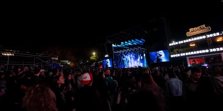 Rock en Baradero Día 1: una fiesta Decadente y los anuncios de shows marcaron el inicio del festival