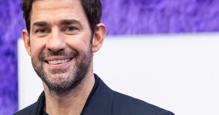 La escena de “The Office” que John Krasinski calificó como la “más graciosa” y lo hizo tentar de la risa: “Tirado en el suelo”