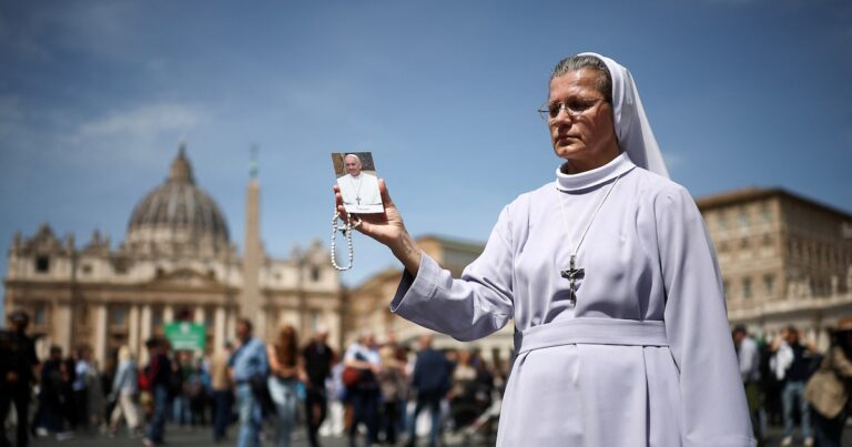 Roma se prepara para el funeral de Francisco: Giorgia Meloni coordina medidas para asegurar el orden y la asistencia de los fieles