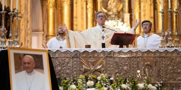 El Gobierno no envió representantes a la misa en homenaje al papa Francisco