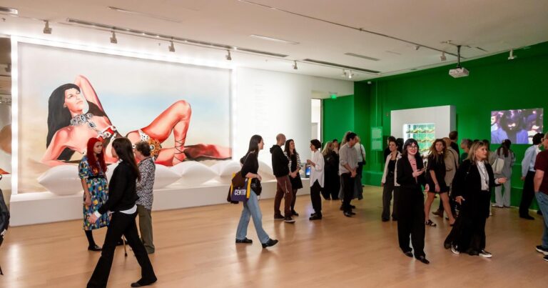 Seis décadas de Dalila Puzzovio entre el arte, la moda y el diseño, en el Museo Moderno