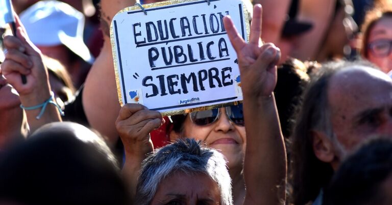 Docentes universitarios ratificaron el paro de este miércoles y movilizarán hacia el Congreso