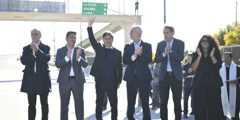 Kicillof inauguró la nueva bajada a la Avenida 520 de la Autopista Buenos Aires – La Plata
