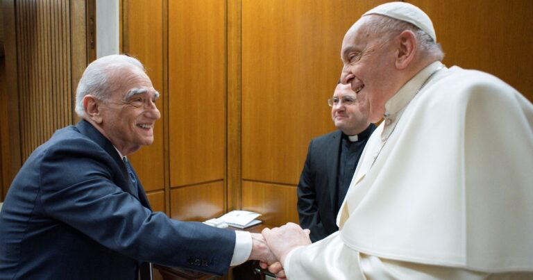 El día que Martin Scorsese conmovió al Papa Francisco durante un encuentro en el Vaticano