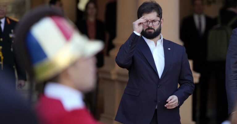 Chile firma un acuerdo con Reino Unido que promueve el tránsito de buques ingleses en Malvinas