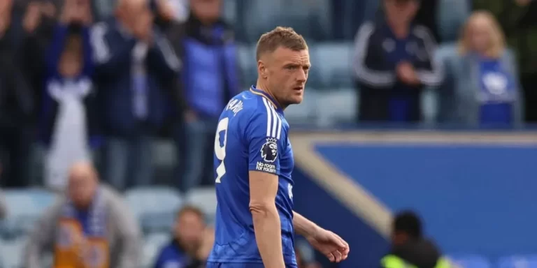 Jamie Vardy anunció su salida del Leicester después de 13 años