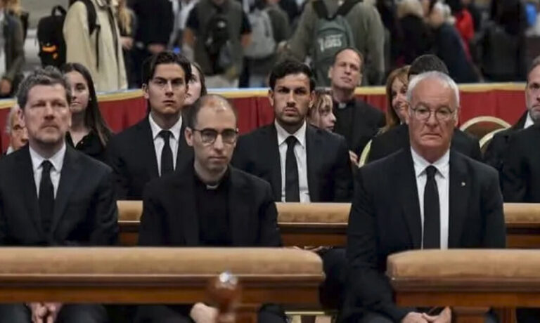 Paulo Dybala y Leandro Paredes despidieron al Papa Francisco en su velatorio