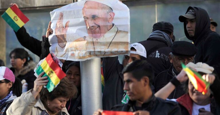 Bolivia despide al papa Francisco con una capilla ardiente y un duelo regional de cinco días