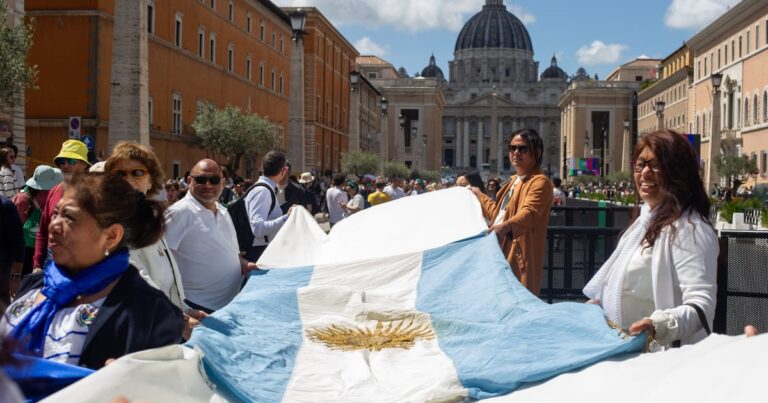 Roma, ‘caput mundi’: el funeral del papa Francisco convierte el Vaticano en una cumbre geopolítica y reúne a Trump, Zelenski, Macron o Milei