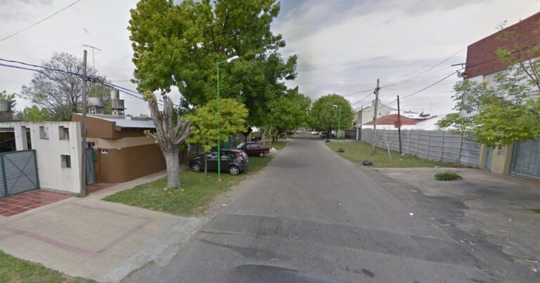 Asaltaron a una jubilada en su casa de La Plata y murió de un infarto: le robaron 9.000 dólares