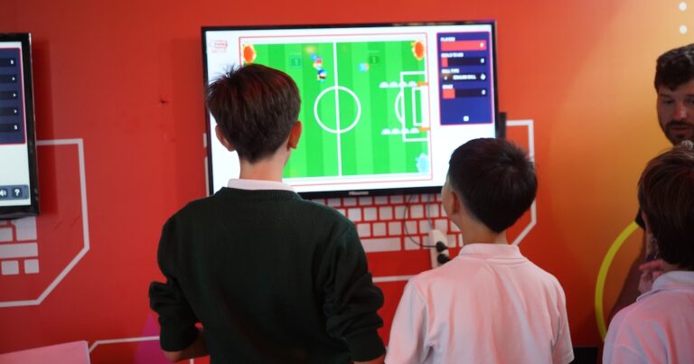 Un domingo de ciencia, historia y educación STEAM en el auditorio Ticmas de la Feria del Libro de Buenos Aires