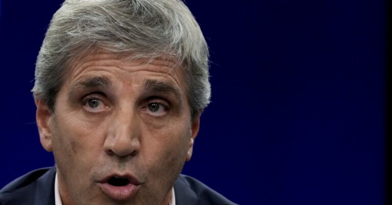 La producción industrial cayó en marzo y pone en duda la recuperación