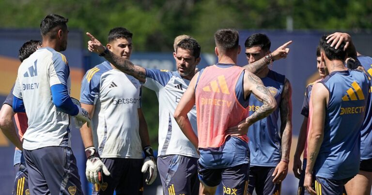 Cronología del despido de Gago: cuándo tomó la decisión Riquelme y la última charla del DT con el plantel