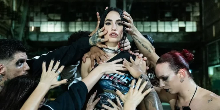 Lali lanza su sexto álbum con participaciones de Duki, Miranda y Bersuit Vergarabait