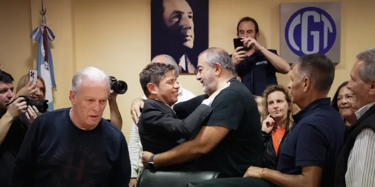 Kicillof se reunió con la CGT y apuntó contra el programa económico de Milei