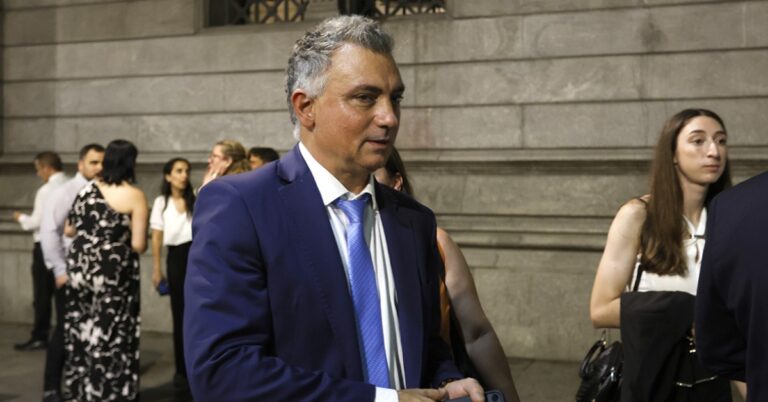 Derrota de Pareja: Santiago Caputo logró que echen al coordinador de LLA en Junín