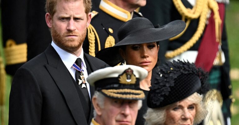 El príncipe Harry dice que quiere reconciliarse con la Familia Real, pero el rey Carlos no quiere hablar con él