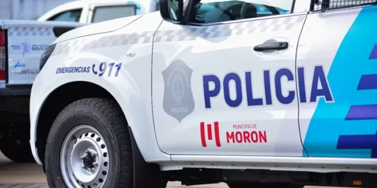 Dos motochorros balearon a una repartidora y a un vecino que intentó defenderla