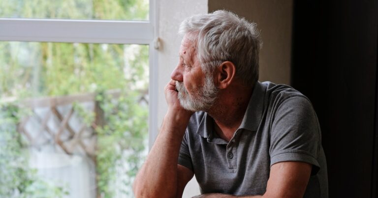 Los principales motivos por los que las personas se quedan sin amigos, según una psicóloga