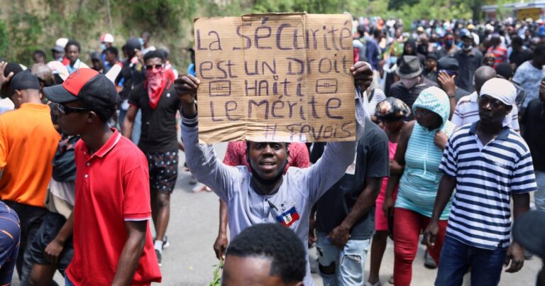 Crece el descontento social por la violencia de las pandillas en Haití: manifestantes exigieron un nuevo gobierno y más seguridad