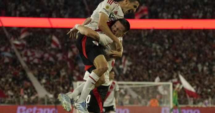River vs Velez. Nacho Fernandez 04.05.2025 Foto Maxi Failla