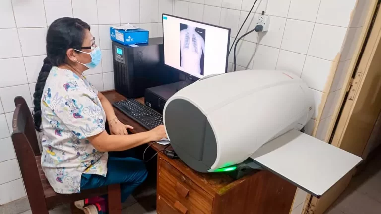Digitalizaron el equipo de Rayos X en el hospital de Apolinario Saravia