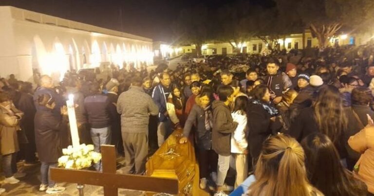VIDEO: el dolor de Cachi, en el último adiós a David Corimayo