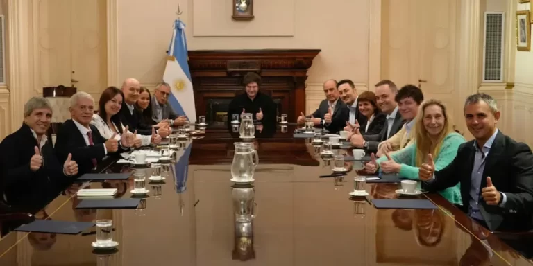 Milei reunió al Gabinete en Casa Rosada: siguió el paro de la UTA y pidió por la aprobación de Ficha limpia