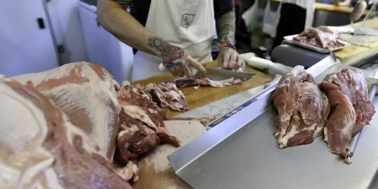 La carne vacuna subió 6,1% en abril y acumula un alza del 65,1% interanual