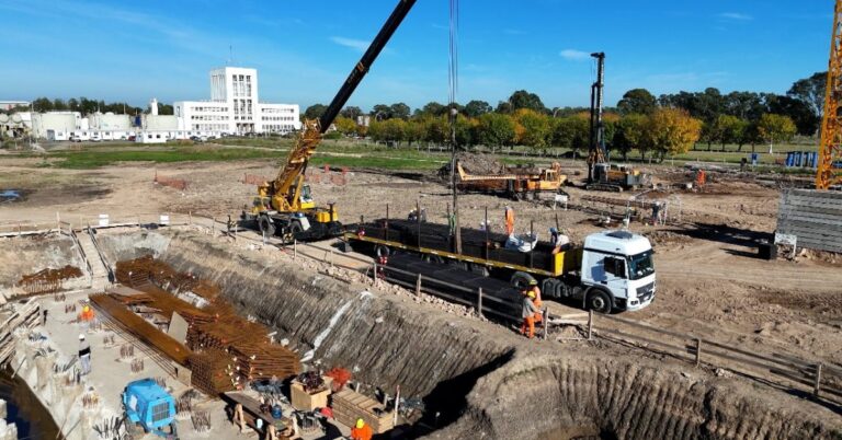 Kicillof avanza con la nueva planta potabilizadora para La Plata que Scioli nunca concretó