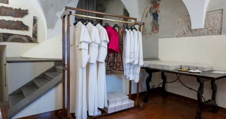Entre la fe y el misterio: curas de Salta reflexionan sobre el cónclave papal