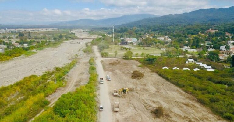 Avanza la obra en la costanera de Vaqueros