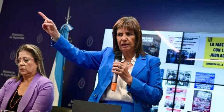 Bullrich anunció la Línea *910 para bloquear celulares robados en todo el país