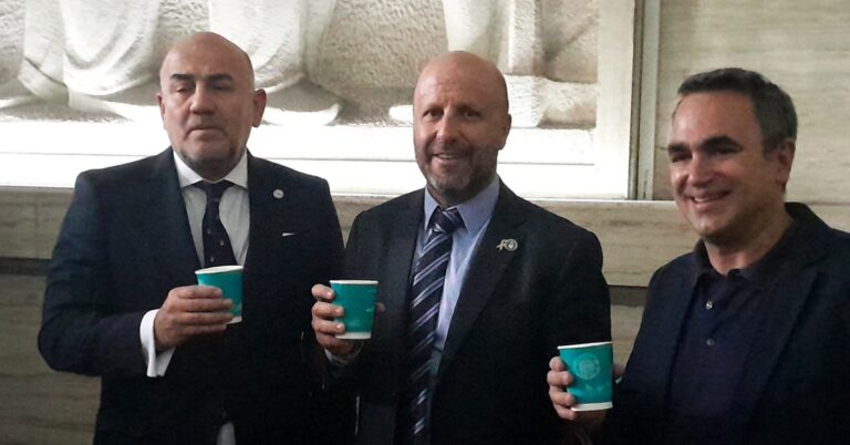 Bornisky pidió 12 días de licencia con goce de sueldo para ir a jugar al tenis a Israel