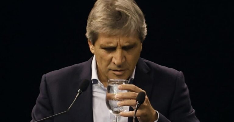 El gobierno negocia con el GAFI para que no sancione al país por el nuevo blanqueo