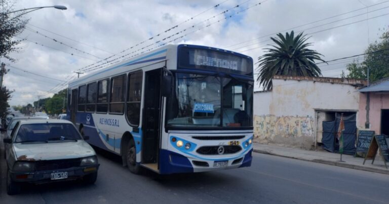 Reclamos ignorados: vecinos y la odisea diaria por transporte