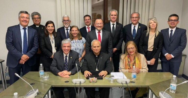 El vínculo que une al Papa León XIV con el rector de UCASAL: “Un hombre humilde, sabio y con fuertes raíces latinoamericanas”