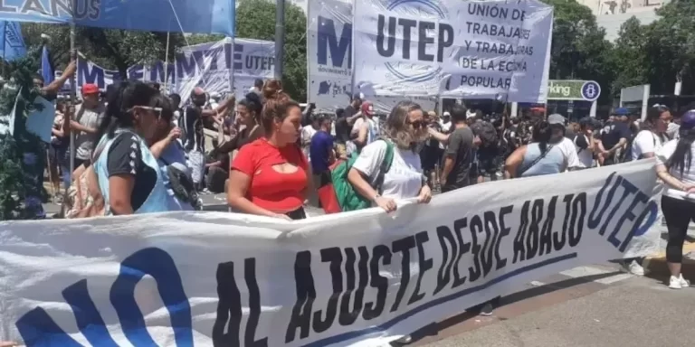 Organizaciones sociales marcharon a la Secretaría de Trabajo: exigen aumentos y rechazan recortes