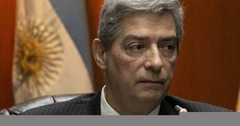Intentaron hackear el celular del juez Rosatti