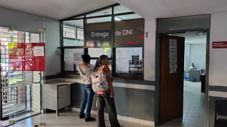 Hoy y mañana el Registro Civil activa las guardias de entrega de DNI