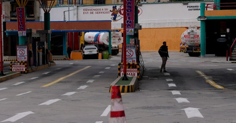 En medio de nuevos reclamos por escasez, Arce autorizó a 73 empresas a importar combustible